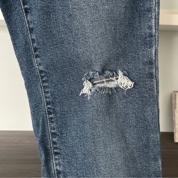 Yoga Jeans High-waisted Medium Blue Tapered Leg Mildly Distressed Jeans - Picture 6 of 12